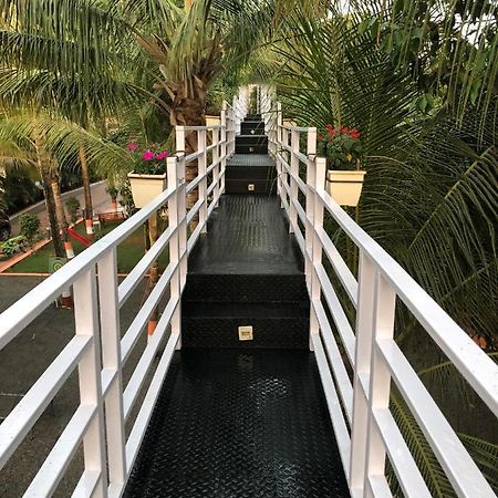Wada Ambhai Farmhouse酒店 外观 照片